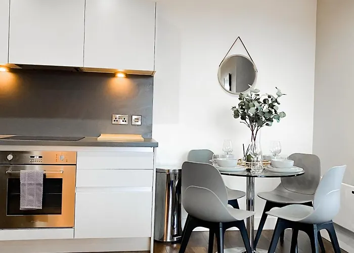 Panda - Modern 2 Bedroom Apt In Manchester City Centre
